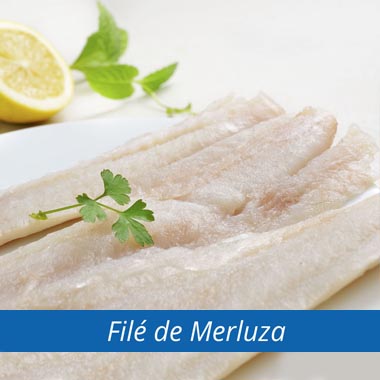 FILÉ DE MERLUZA<br><br>A Merluza ( Merluccius hubbsi ) pode chegar a medir até 90 cm de comprimento. Formam cardumes densos e sua dieta é composta, basicamente, por plânctons, cefalópodes, crustáceos e peixes menores. Possue carne firme e saborosa.