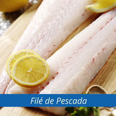 FILÉ DE PESCADA<br><br>A Pescada ( Cynoscion sp. ) é encontrada no Atlântico Nordeste e Mar Mediterrâneo, onde habita em águas profundas. Com um formato alongado a Pescada produz um filé com carne tenra e saborosa.