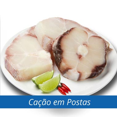 POSTAS DE CAÇÃO<br><br>O Cação (Carcarhinus spp.) é um pescado de carne macia e delicada, tem sabor leve e não contém espinhas. Ideal é prepará-lo em receitas que contenham molho, como moquecas e caldeiradas, para preservar o seu líquido de composição e deixar as receitas mais suculentas.